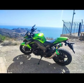 Kawasaki Z1000 Negra y Verde