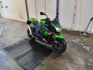 Kawasaki Z1000 Negra y Verde