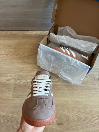 Adidas Handball Spezial color caramelo ocre mujer