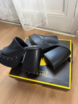 Zapato Mule Plataforma Buffalo Negro