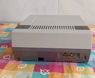 Consola Nintendo NES con juego Captain Skyhawk