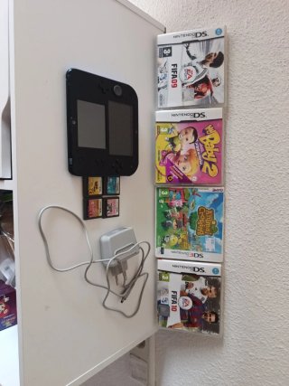 Nintendo 2DS Nera con 8 Giochi