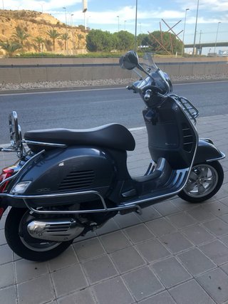 Vespa GTS 125 Touring Azul