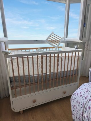 Cuna Ikea Myllra Evolutiva + colchón + ropa cama