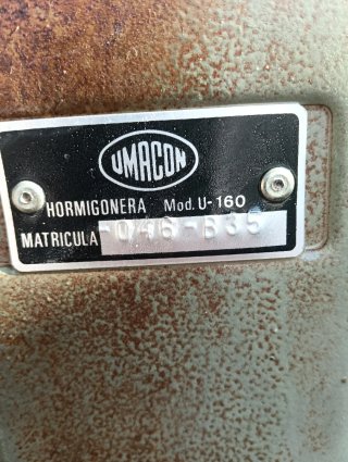 Hormigonera UMACON U-160 (220L)