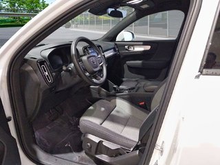 Volvo XC40 2.0 B4 G Core Auto
