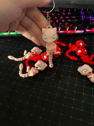 Llavero Mew Articulado