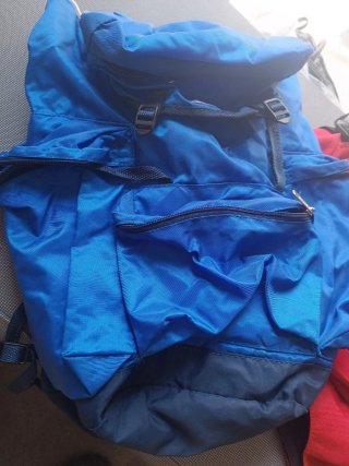 2 Mochilas Azul y Roja 6€ las 2