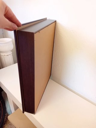 Estantería para miniaturas con puerta de cristal