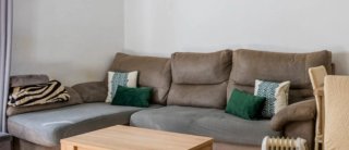 Sofá Chaislongue Tela y Terciopelo