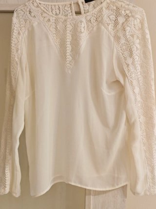 Blusa Vila manga larga encaje