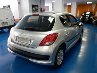 Peugeot 207 2011