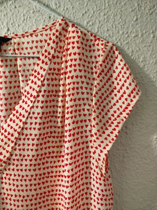 Blusa H&M Corazones Rojos Talla S