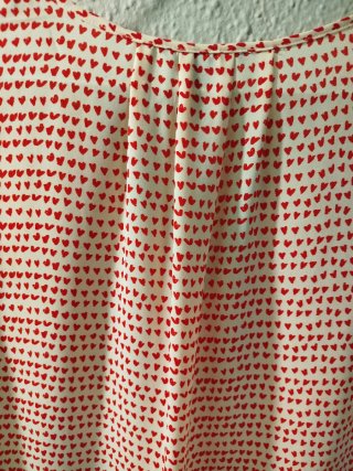 Blusa H&M Corazones Rojos Talla S