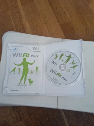 Tabla Wii Fit Plus y Juego