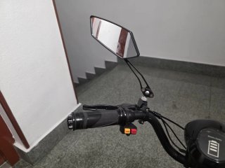 Moto Eléctrica Scooter Negra y Azul