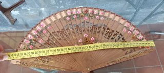 Abanico de madera pintado a mano