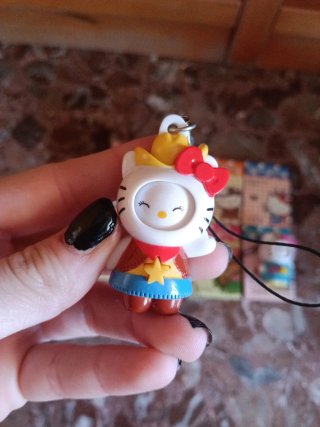 Mini Libros Hello Kitty y figuritas
