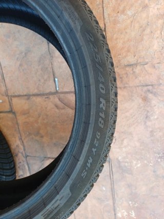Neumáticos Pirelli All Season 225/40 R18
