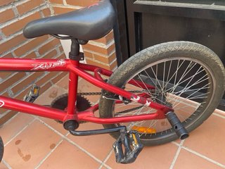 Bicicleta BMX B'Twin Roja Infantil