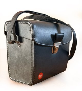 Borsa Leitz Leica in pelle nera bauletto