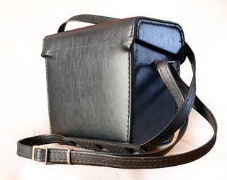 Borsa Leitz Leica in pelle nera bauletto