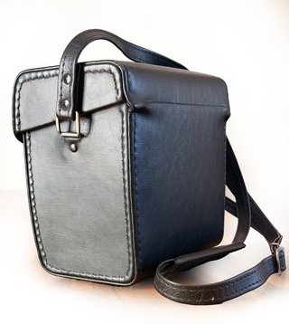 Borsa Leitz Leica in pelle nera bauletto