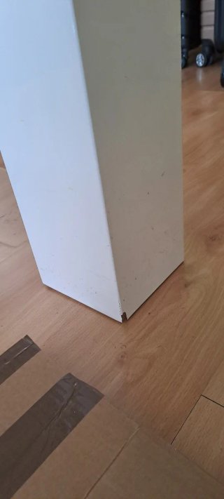 Mesa de cristal y metal moderna