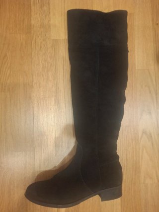 Bota alta negra