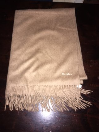 Max Mara Chal de Cachemira Beige