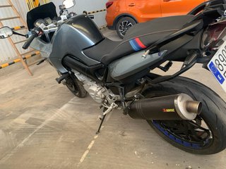 BMW F800ST gris con extras