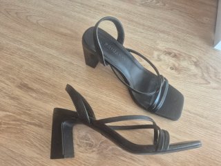 Sandalias tacón negras Primark