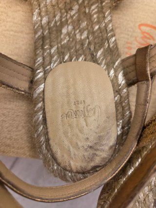 Sandalias Castañer doradas