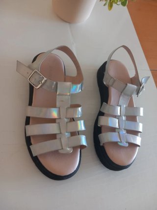 Talla 35 Sandalias romanas plateadas con plataform