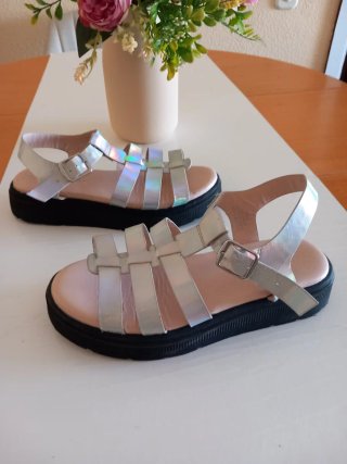 Talla 35 Sandalias romanas plateadas con plataform