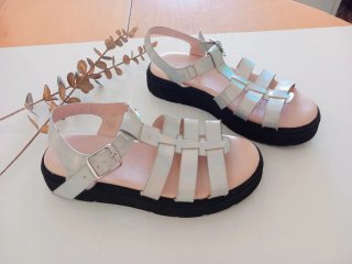 Talla 35 Sandalias romanas plateadas con plataform