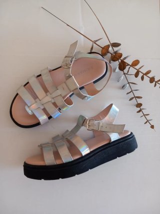 Talla 35 Sandalias romanas plateadas con plataform