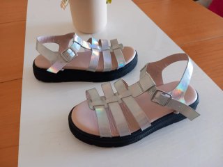 Talla 35 Sandalias romanas plateadas con plataform
