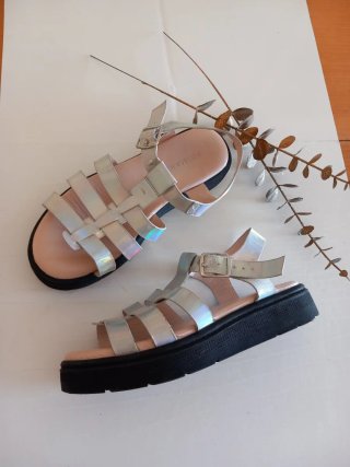 Talla 35 Sandalias romanas plateadas con plataform