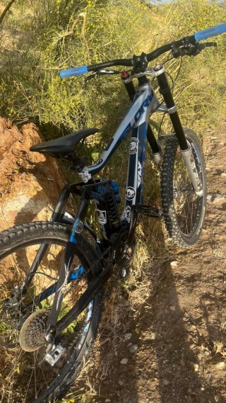 Giant Glory Bicicleta Descenso 26