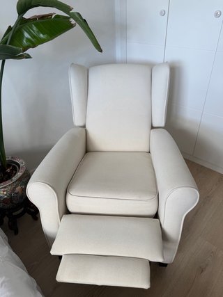 Sillón orejero reclinable manual beige