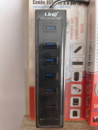 Hub USB 2.0 LinQ 8 porte + lettore di schede