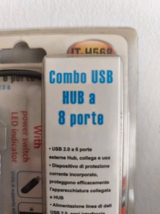 Hub USB 2.0 LinQ 8 porte + lettore di schede
