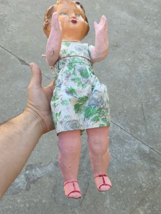 Antigua muñeca cartón piedra años 50
