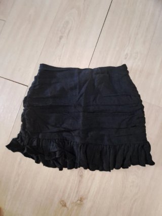 Falda mini negra Stradivarius