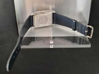 Reloj Emporio Armani Rectangular Correa Piel