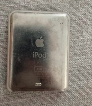 iPod 3ª Gen 4GB Plata