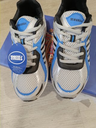 Zapatillas Paredes Talla 39 Nuevas