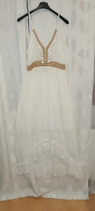 Vestido blanco de fiesta con brillos
