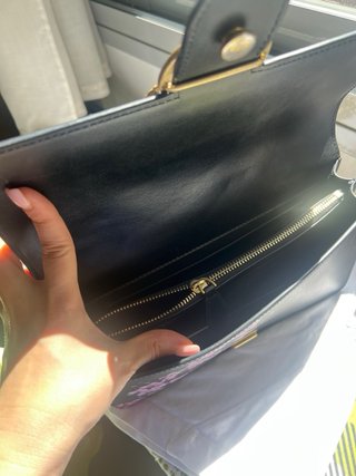 Bolso Pinko Negro con Flores Rosas